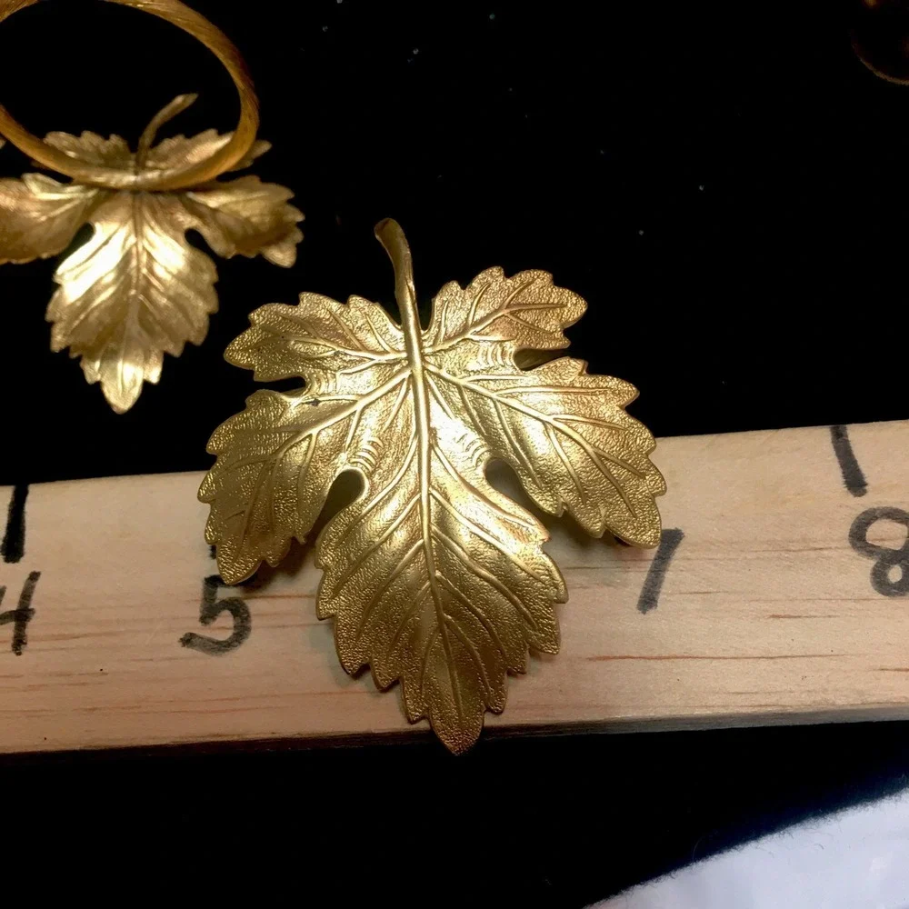 Lot of 4 Metal Maple Leaf Napkin Rings, Gold, Fall, Thanksgiving